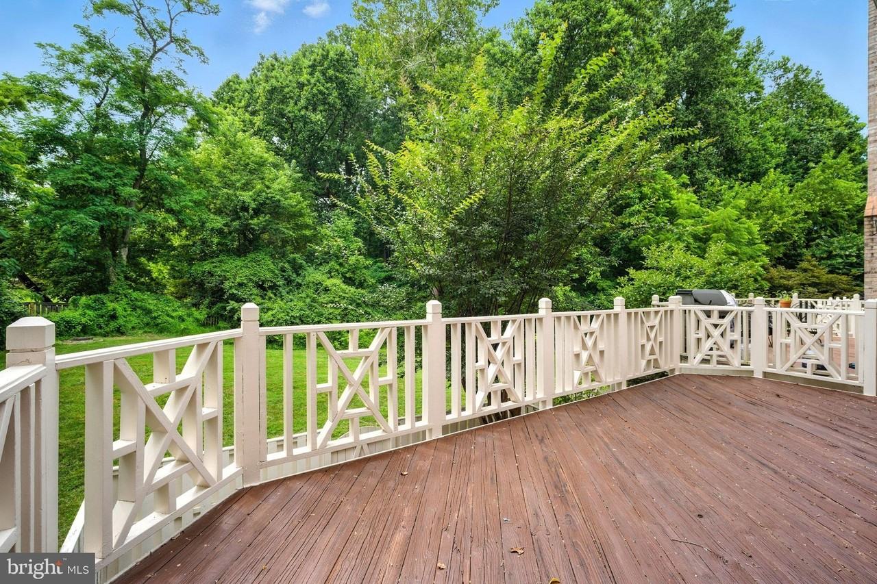10189 Castlewood Ln - Photo 5 of 29