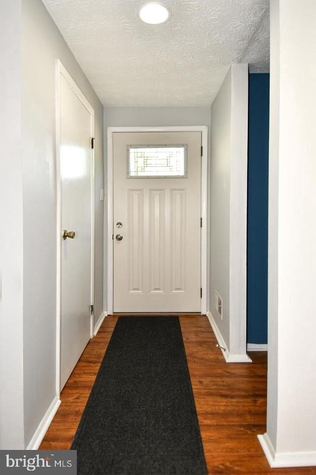 8335 Windfall Rd - Photo 3 of 34