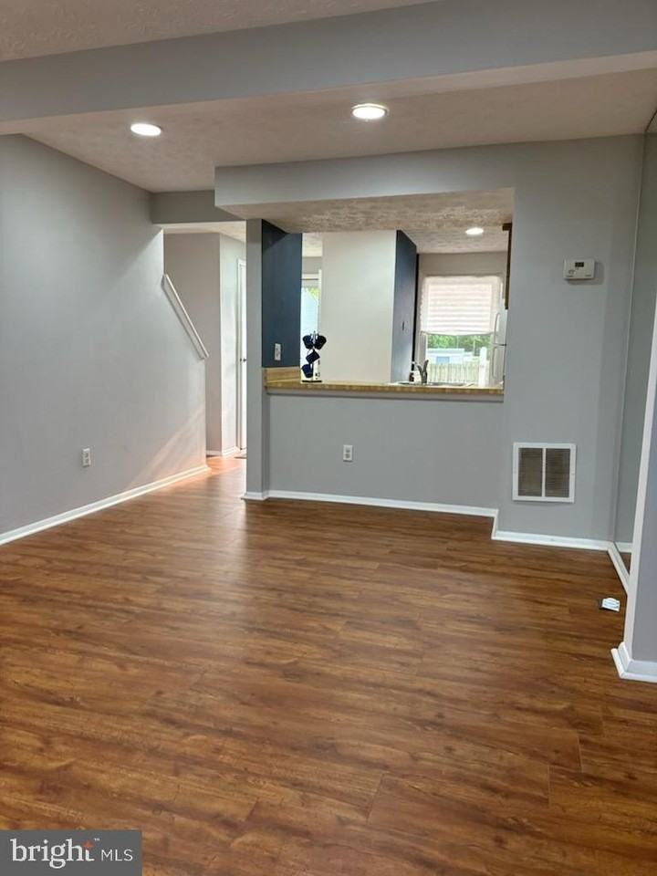 8335 Windfall Rd - Photo 4 of 34