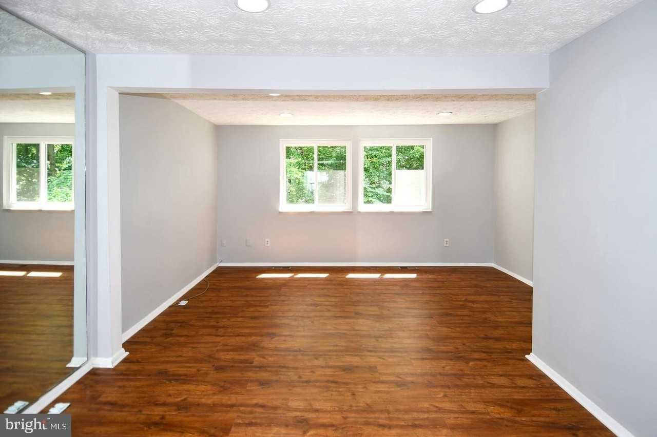 8335 Windfall Rd - Photo 6 of 34