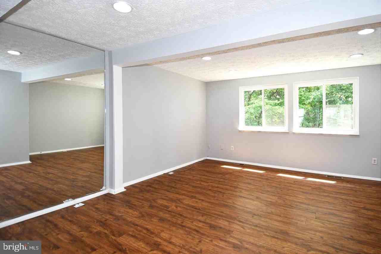 8335 Windfall Rd - Photo 7 of 34