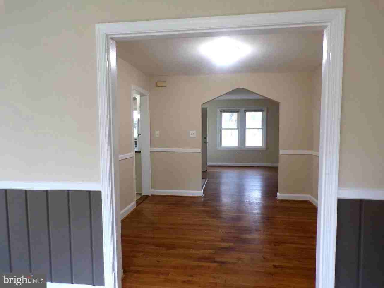 2853 Fairmont St - Photo 5 of 50