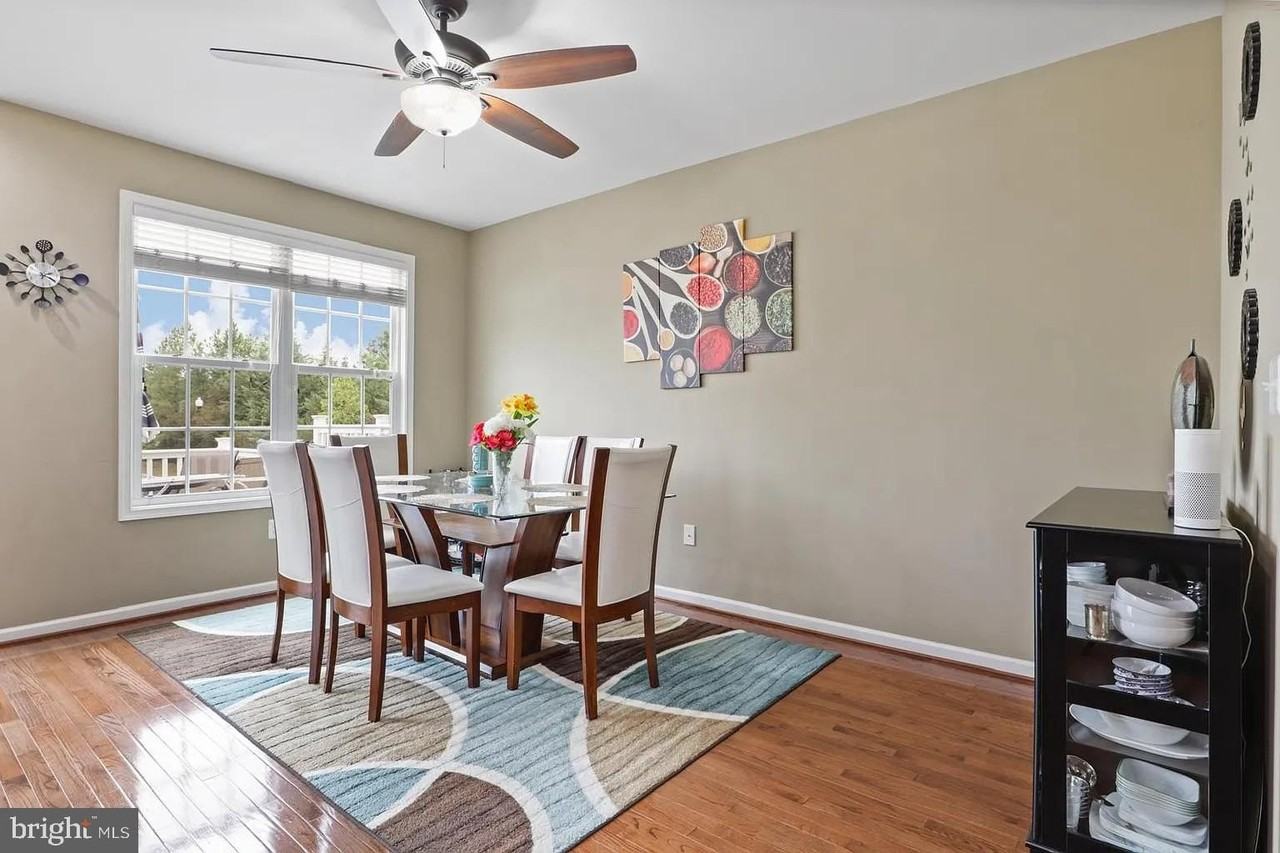 25097 Croxley Green Sq - Photo 6 of 17