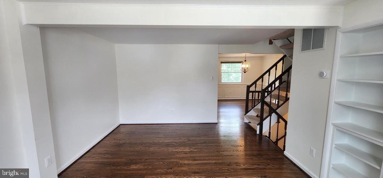13592 Bentley Cir - Photo 2 of 16
