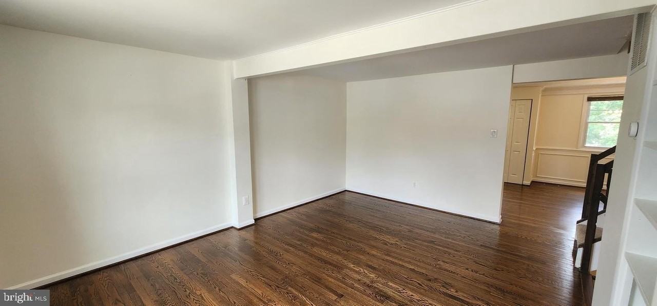 13592 Bentley Cir - Photo 3 of 16