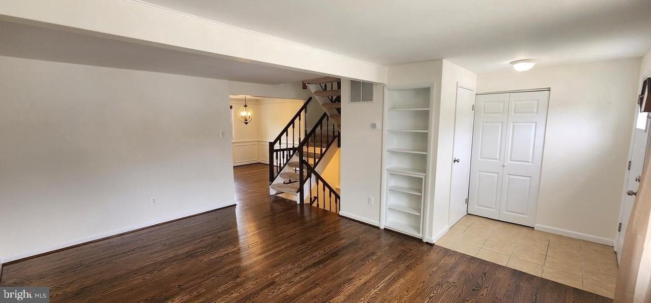 13592 Bentley Cir - Photo 4 of 16