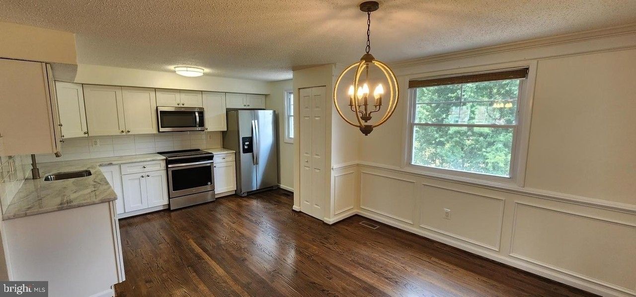 13592 Bentley Cir - Photo 6 of 16