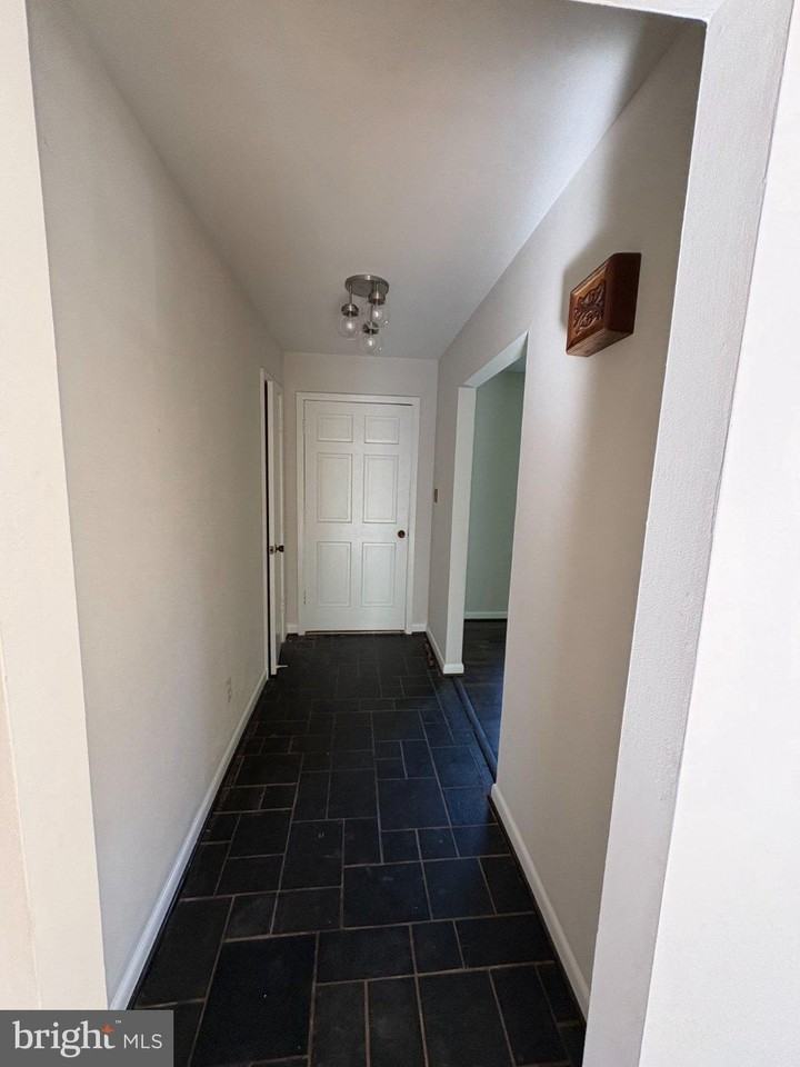 3605 Sanders Ln - Photo 3 of 20