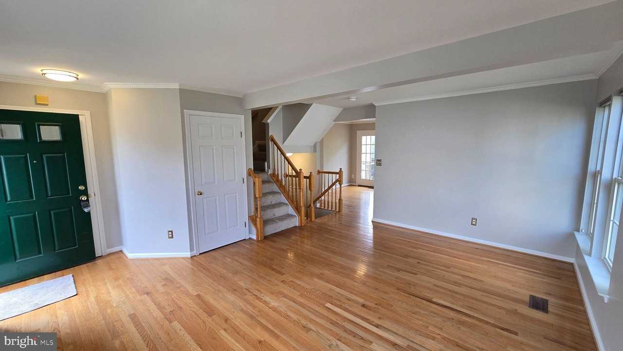 7044 ROGUE Lane - Photo 4 of 19