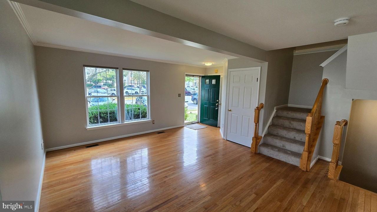 7044 ROGUE Lane - Photo 5 of 19