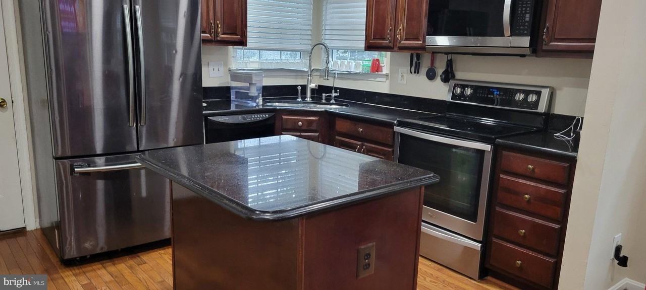 13503 Minion St - Photo 2 of 17