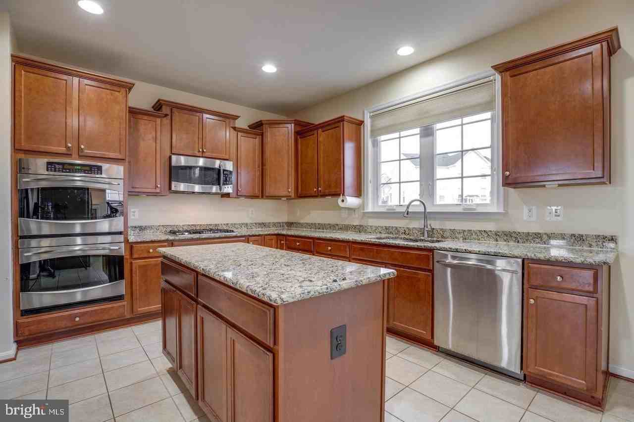 7536 San Diego Ct - Photo 4 of 50