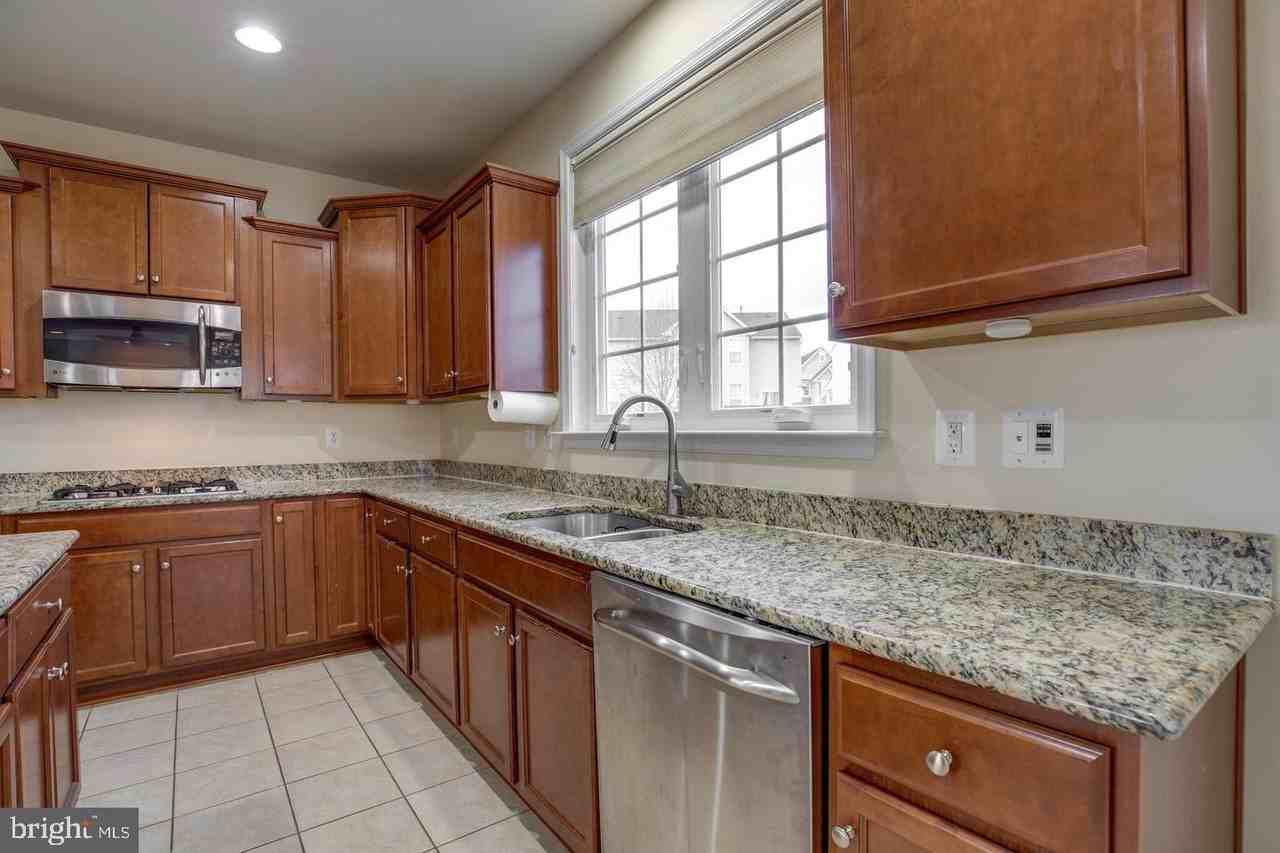 7536 San Diego Ct - Photo 7 of 50