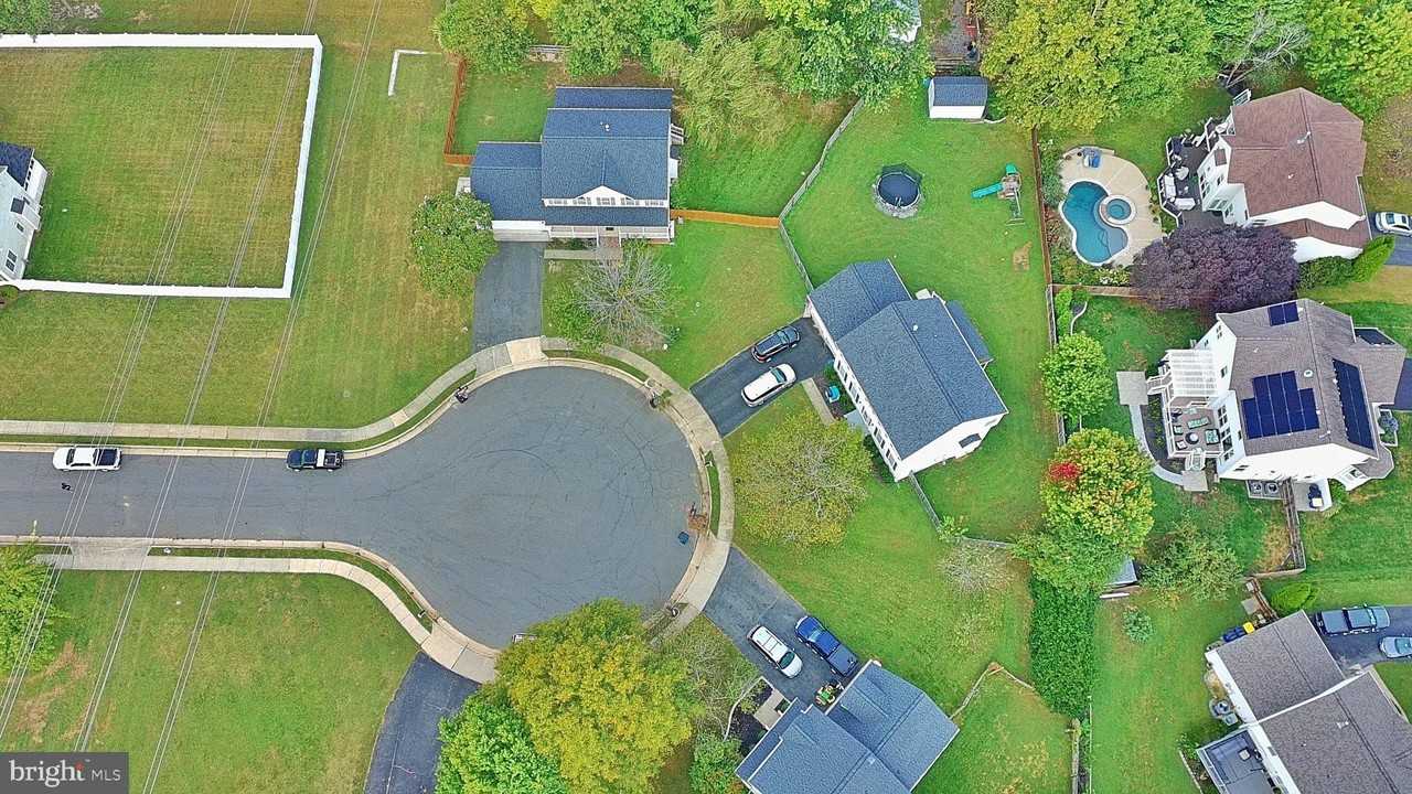 34 Ashcroft Dr - Photo 4 of 49