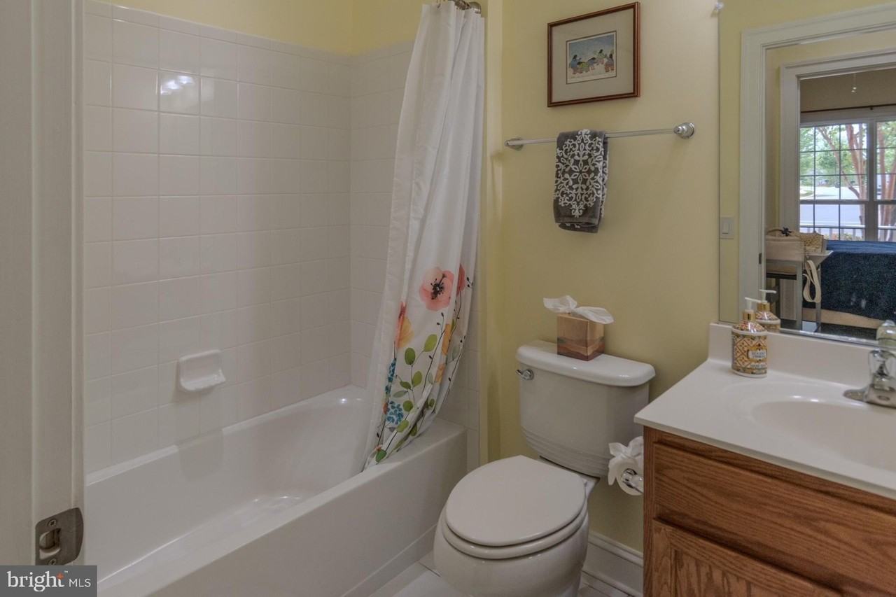 57 Denison St - Photo 4 of 16