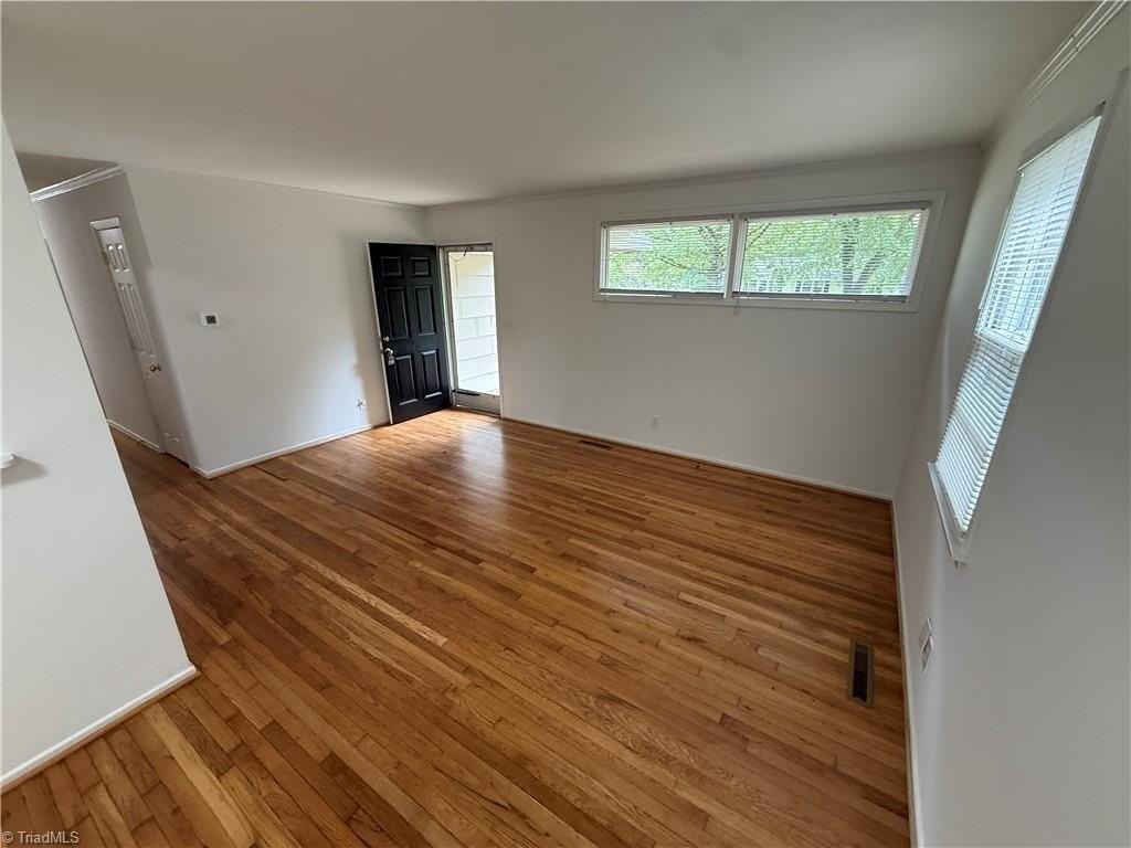 2843 Hermitage Dr - Photo 6 of 15