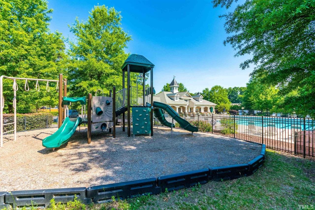 8825 Camden Park Dr - Photo 2 of 18