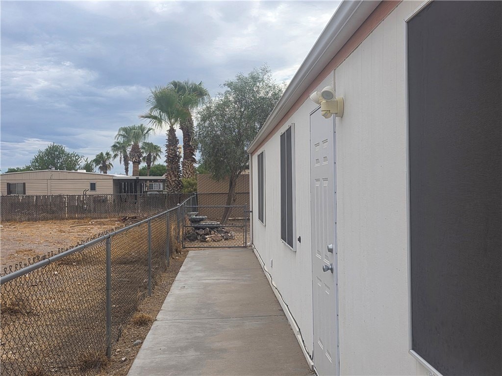886 Holly St - Photo 5 of 5