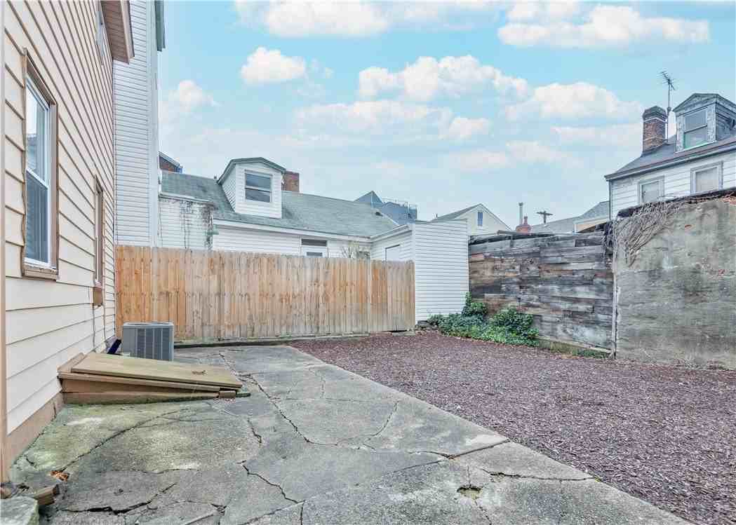 1815 Mary St #2ndFL - Photo 2 of 32