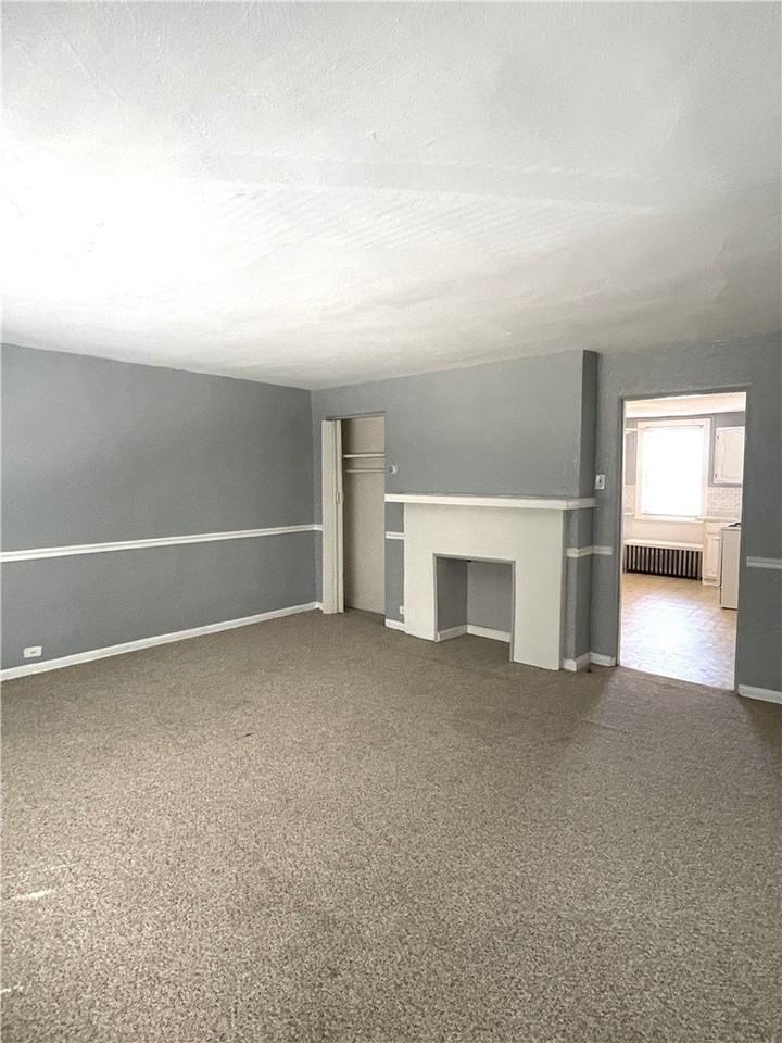 1815 Mary St #2ndFL - Photo 7 of 32
