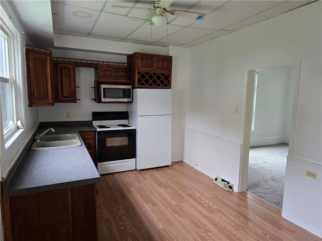 318 Fairview Ave - Photo 3 of 14