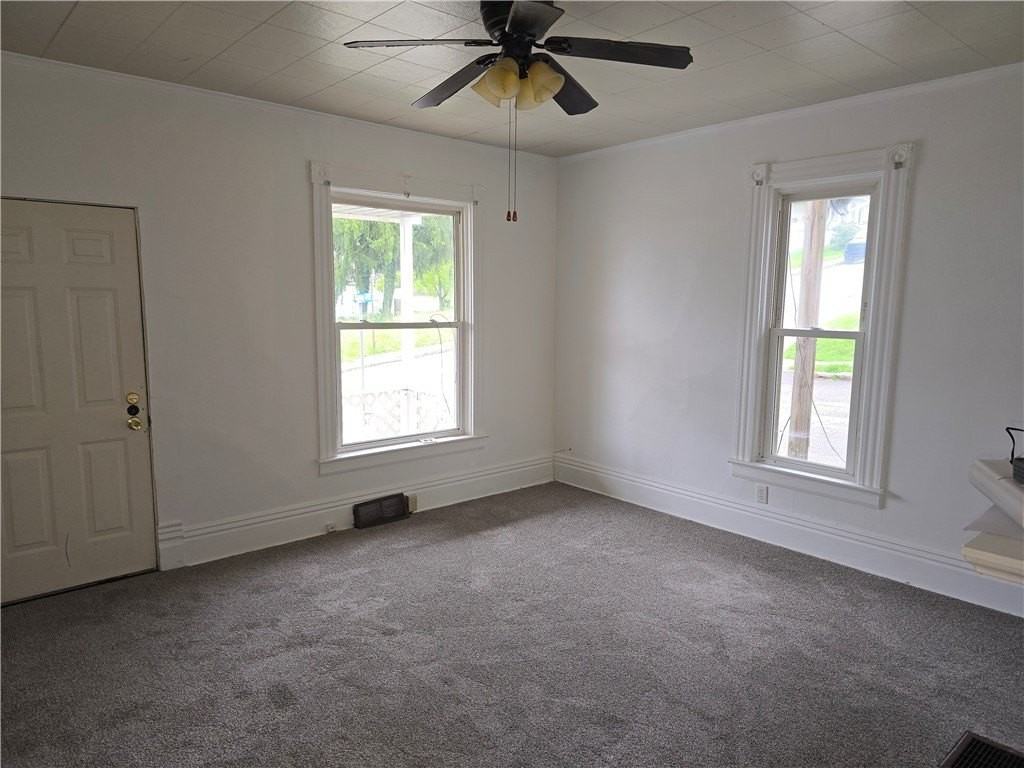 318 Fairview Ave - Photo 4 of 14