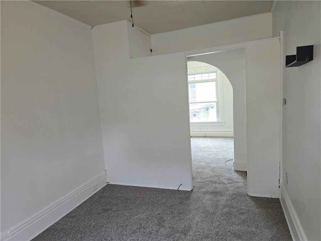 318 Fairview Ave - Photo 6 of 14