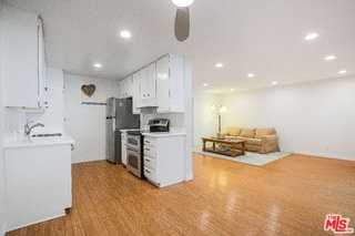 918 17th St #2 - Photo 5 of 8