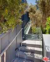 featured image of 209 Hollister Ave
