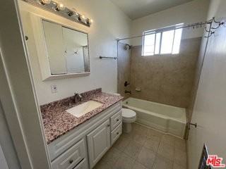 1241 17th St #6 - Photo 3 of 8