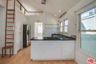 1548 Cabrillo Ave - Photo 6 of 8