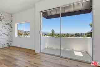 435 N Oakhurst Dr #1002 - Photo 3 of 8