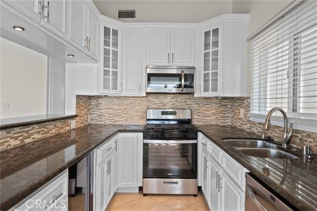 648 Loma Dr - Photo 7 of 8