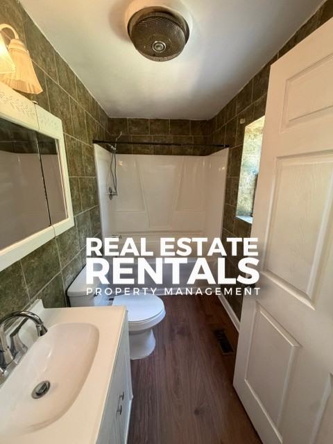 530 Allen St #1 - Photo 6 of 10