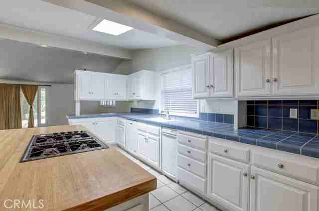 312 Princeton Dr - Photo 3 of 6