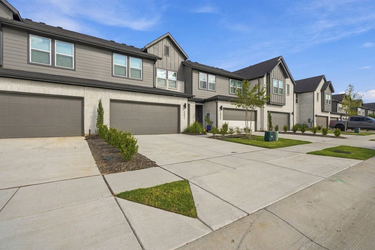 8852 Enclave Way - Photo 2 of 27