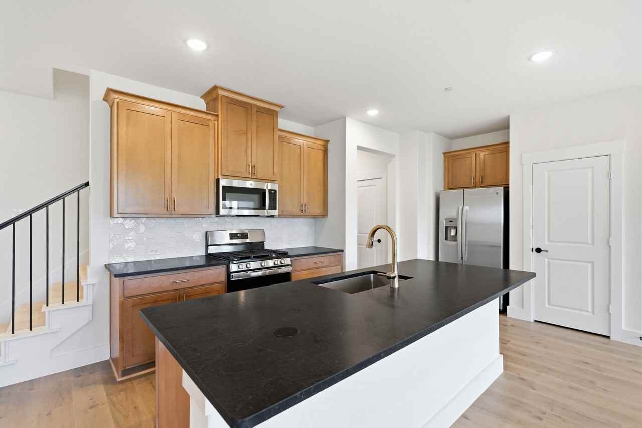 8852 Enclave Way - Photo 5 of 27