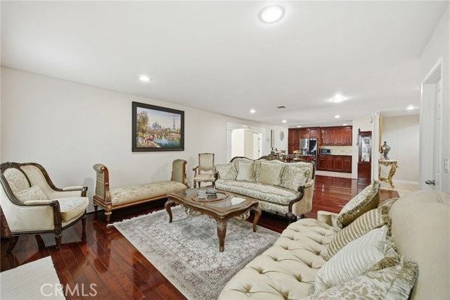 22248 Leadwell St - Photo 3 of 8