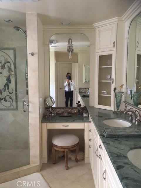 17069 Gledhill St - Photo 3 of 8