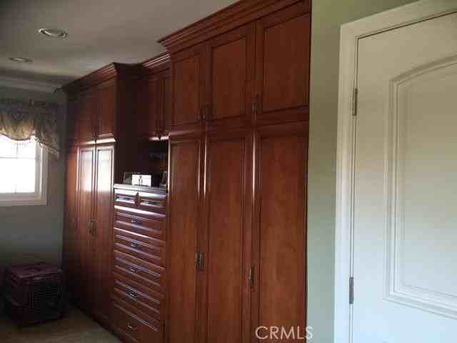 17069 Gledhill St - Photo 6 of 8