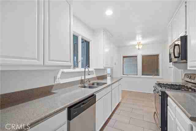 7335 Donna Ave - Photo 3 of 8