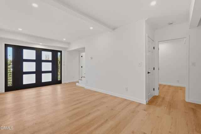 1114 Oban Dr - Photo 2 of 8