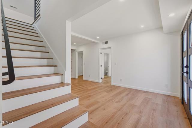 1114 Oban Dr - Photo 5 of 8
