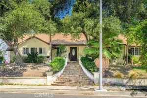 featured image of 6247 Hamilton Ln