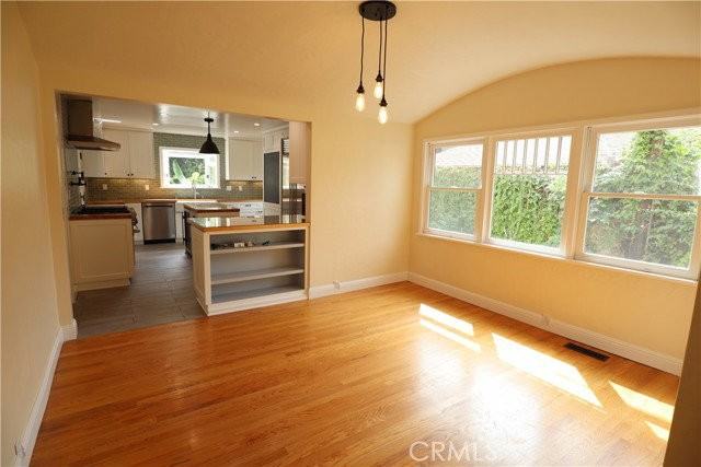 270 S Parkwood Ave - Photo 5 of 8