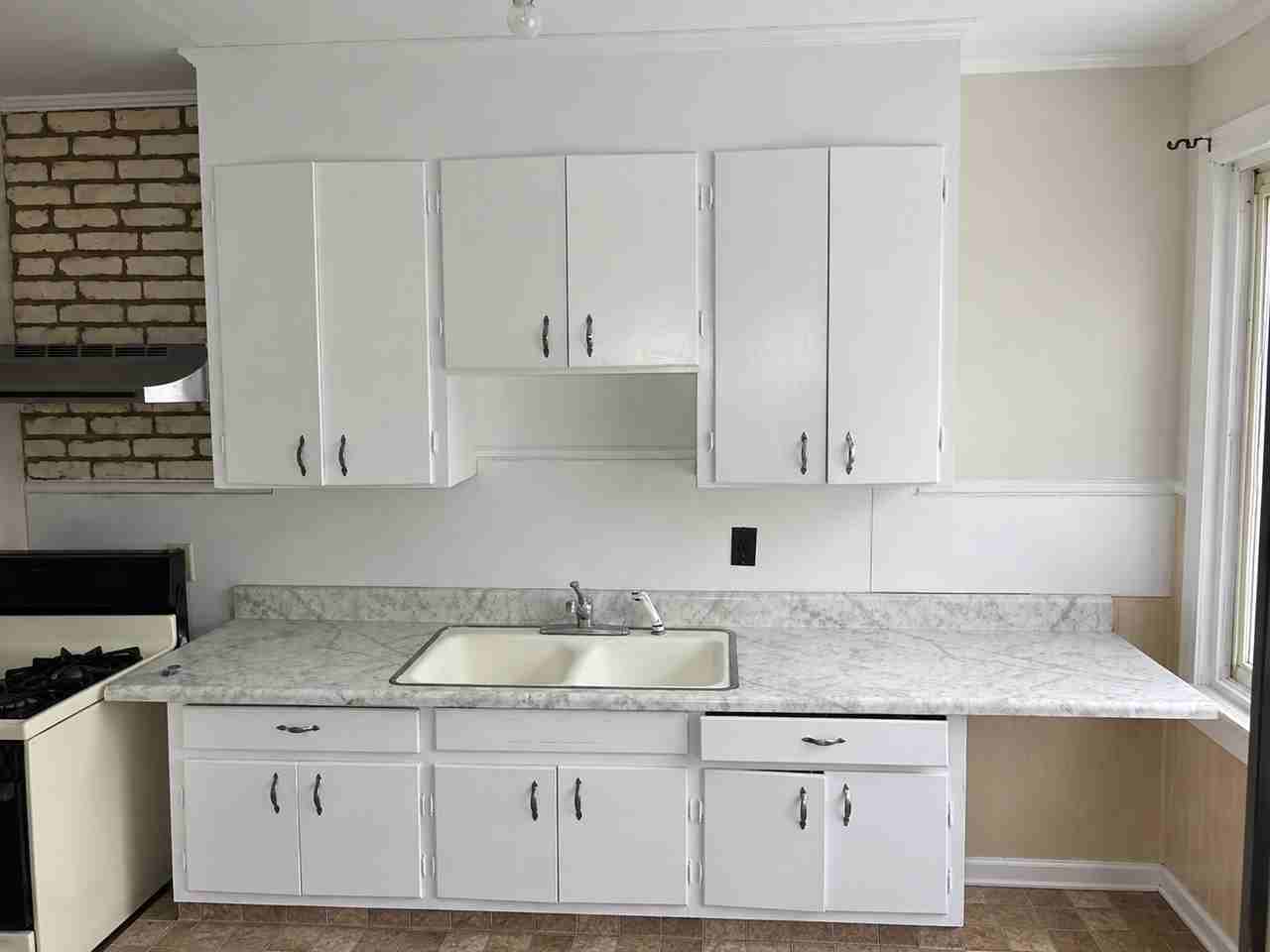 18 Wellington Ave #4 - Photo 3 of 11