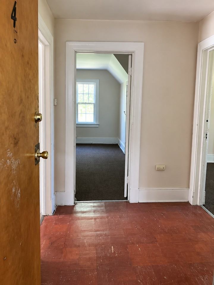18 Wellington Ave #4 - Photo 6 of 11
