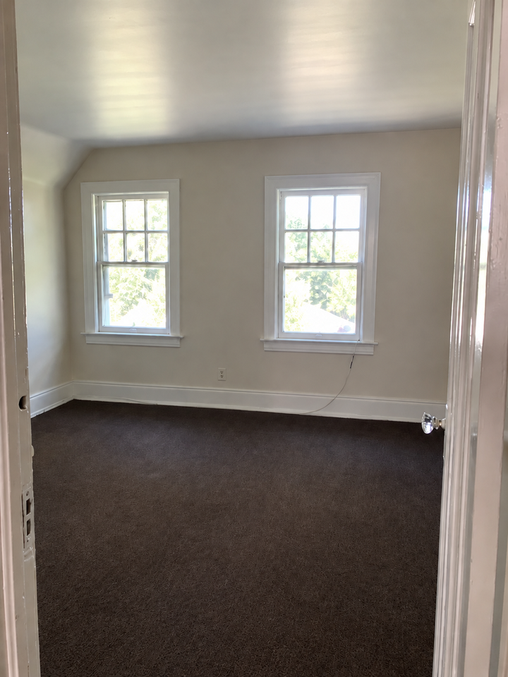 18 Wellington Ave #4 - Photo 7 of 11