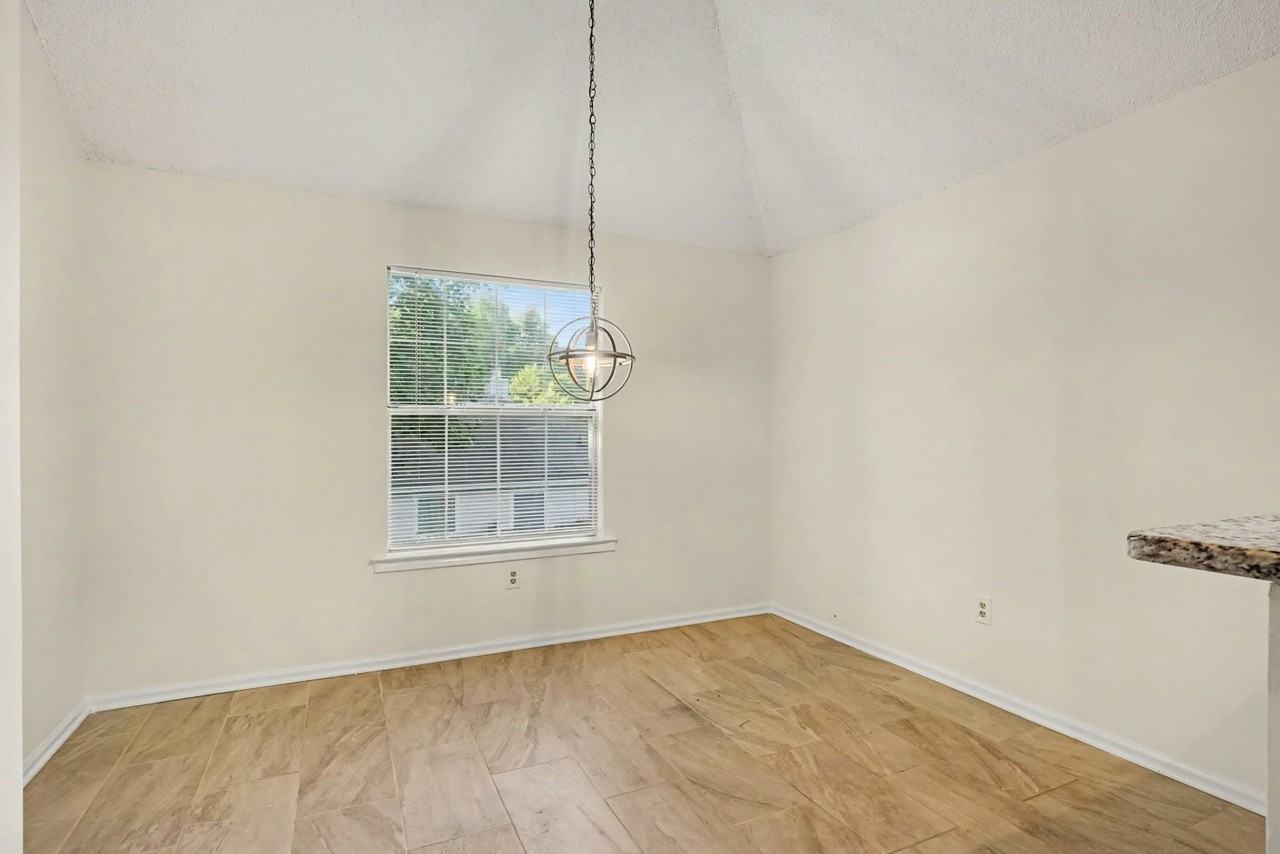 6349 Breckenridge Run - Photo 7 of 30