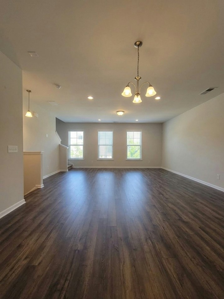 311 Mahone Drive - Photo 2 of 15